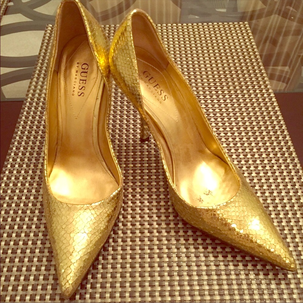 Guess Snakeskin Pumps